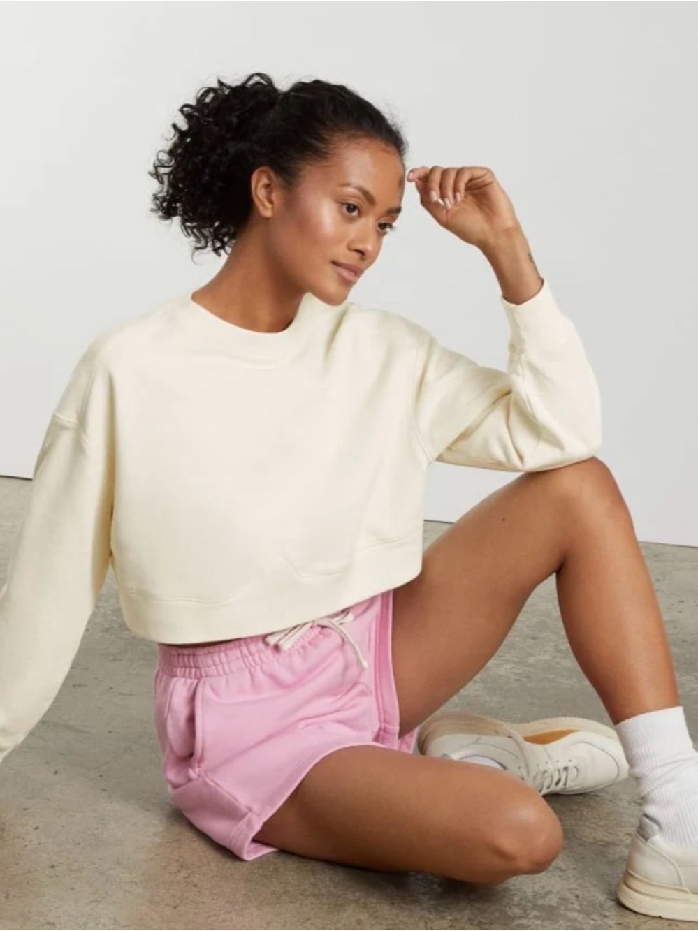 Organic cotton Cropped Cream Crewneck Sweatshirt - Women's Casual Pullover
